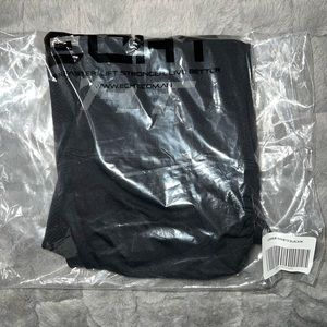 NWT ECHT Arise Summer Short